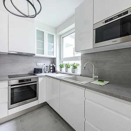 Parkwest Royale Ac And Balcony With Paid Parking Βουδαπέστη