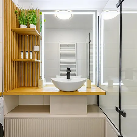 Parkwest Royale Ac And Balcony With Paid Parking Διαμέρισμα Βουδαπέστη