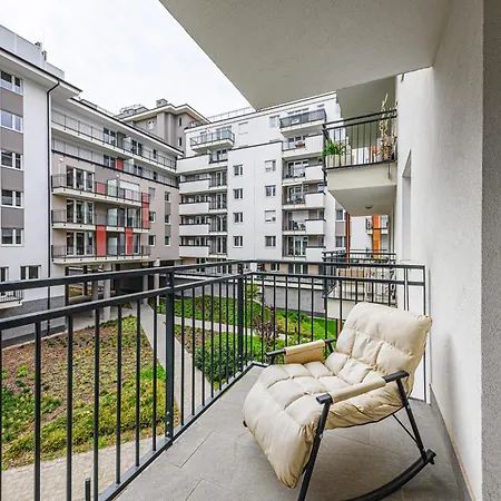 Parkwest Royale Ac And Balcony With Paid Parking * Budapest