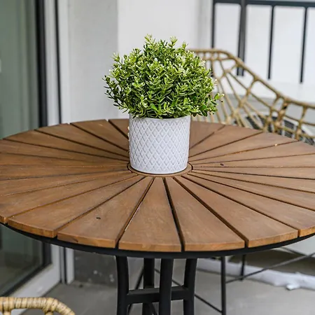Parkwest Royale Ac And Balcony With Paid Parking * Βουδαπέστη