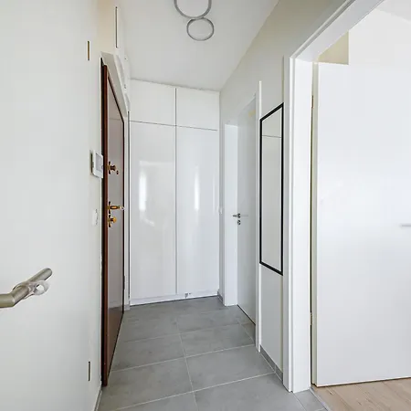 Διαμέρισμα Parkwest Royale Ac And Balcony With Paid Parking
