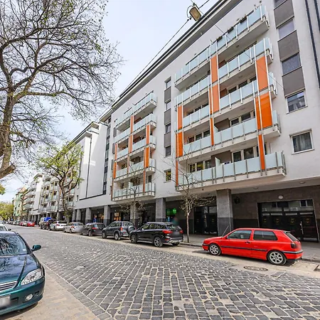 Parkwest Royale Ac And Balcony With Paid Parking בודפשט
